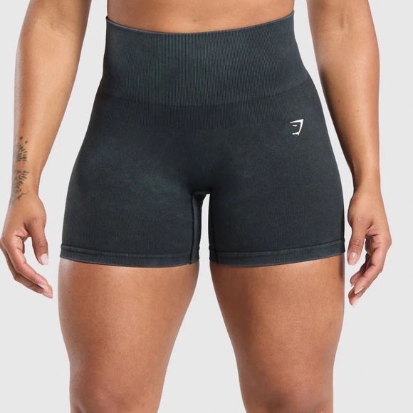 NEW Gymshark Gains Seamless Washed Shorts Black Large - Picture 1 of 6